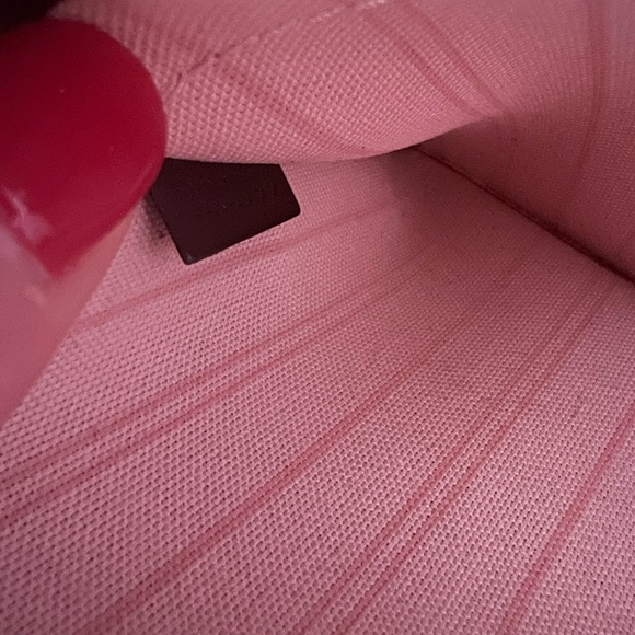 Louis Vuitton Neverfull Pouchette - Picture 6 of 7